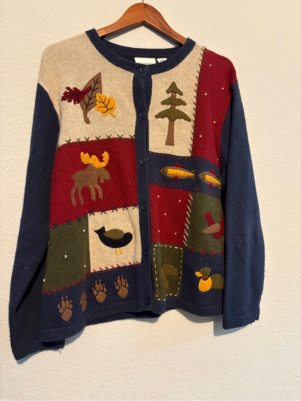 Vintage Croft&Barrow Embroidered Button up fall Cardigan